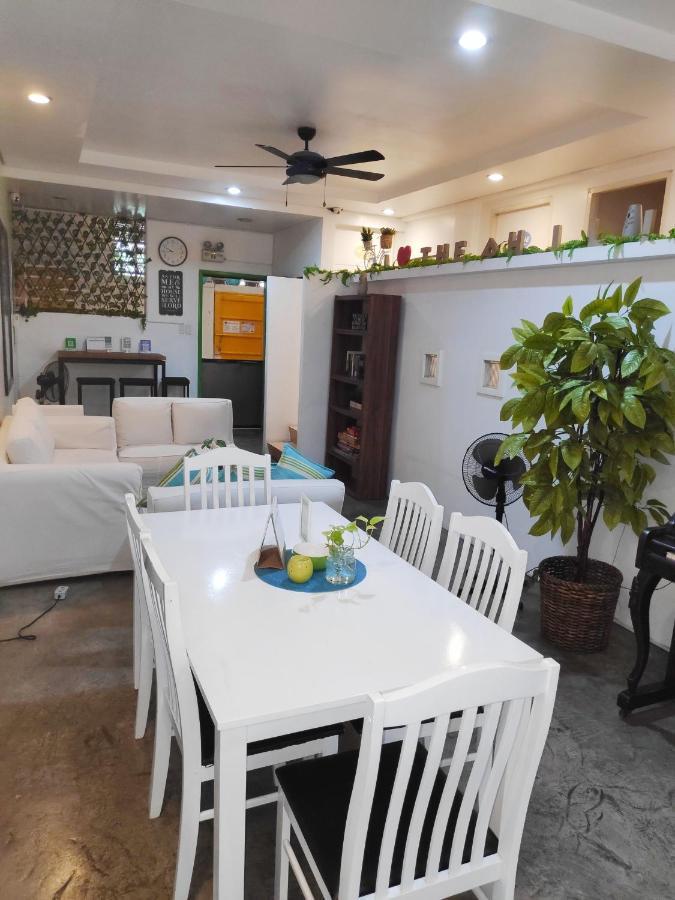 Crossroads Hostel Manila Mandaluyong Exterior foto
