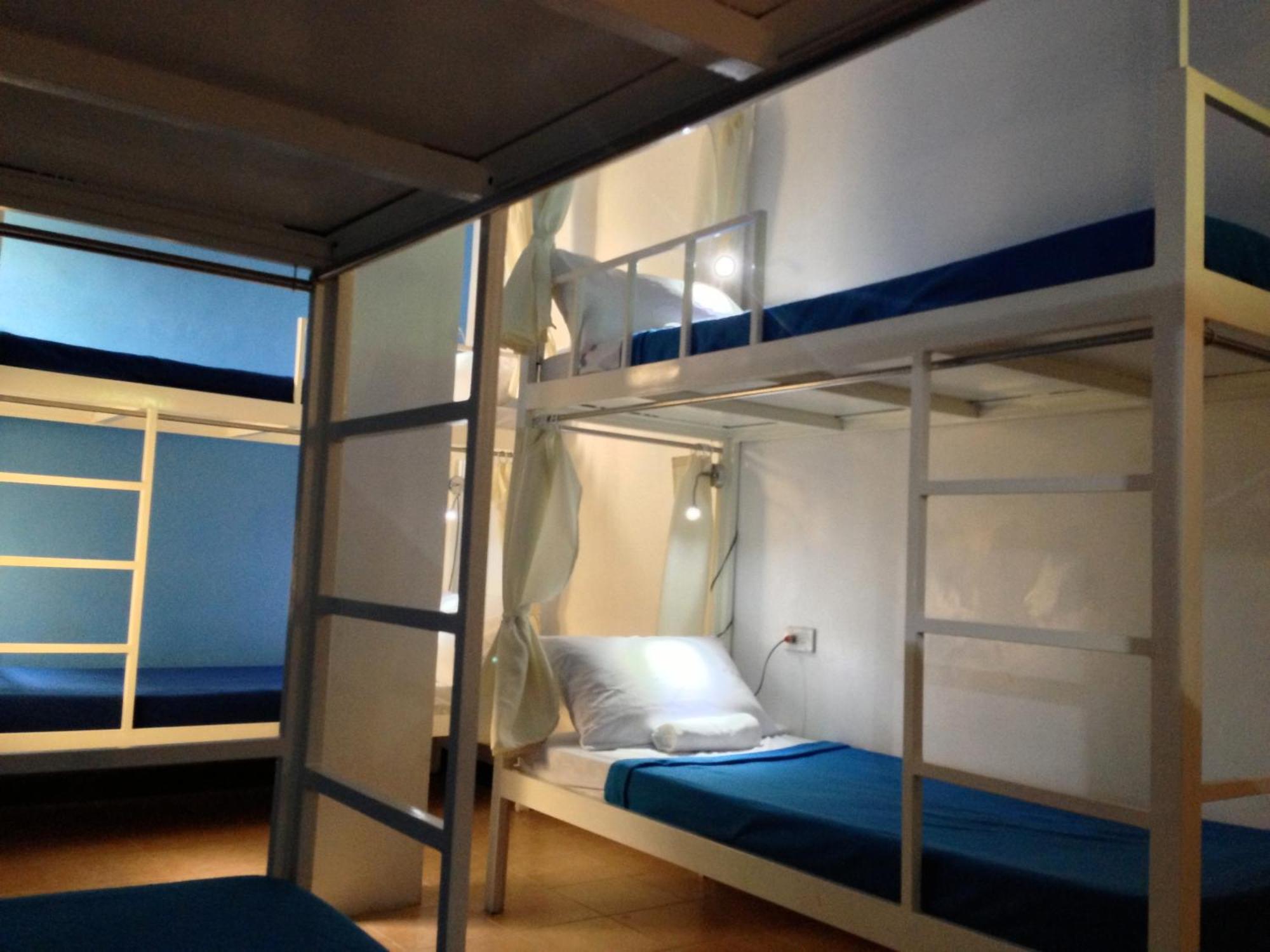 Crossroads Hostel Manila Mandaluyong Habitación foto