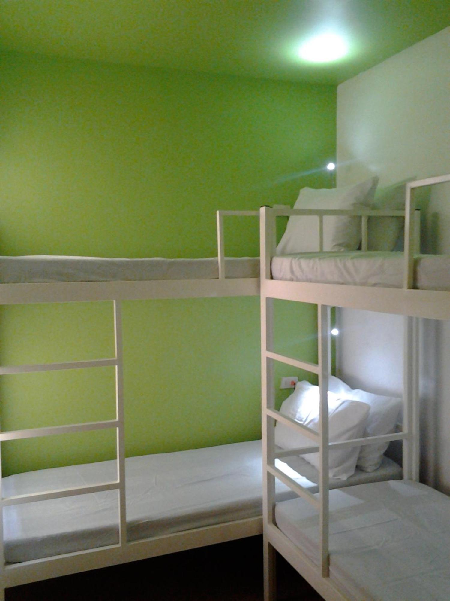Crossroads Hostel Manila Mandaluyong Habitación foto