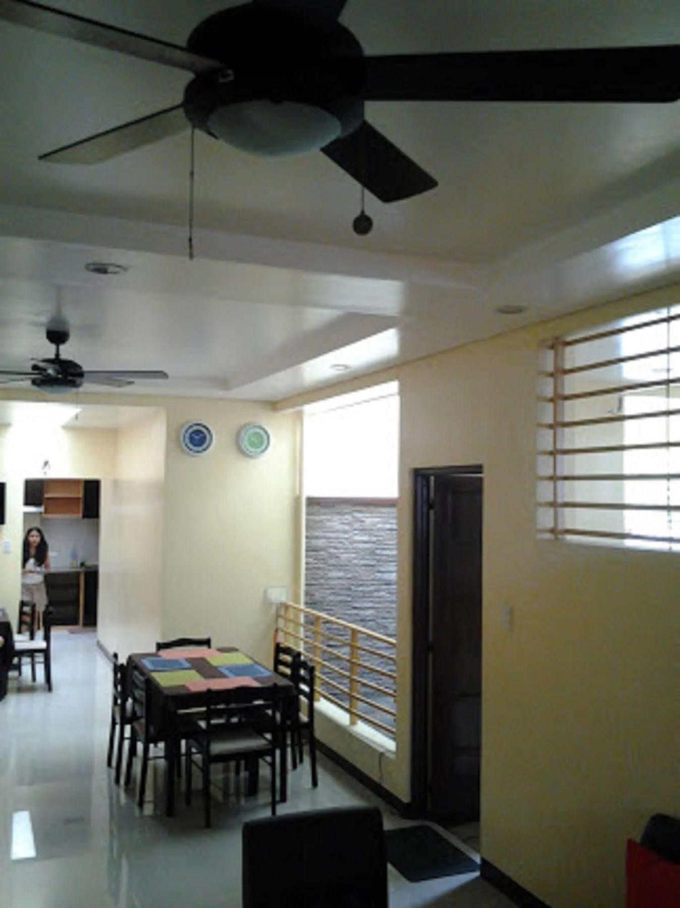 Crossroads Hostel Manila Mandaluyong Exterior foto